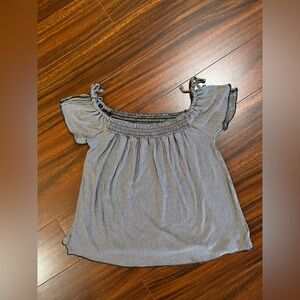 American Eagle women’s small Soft & Sexy T-shirt, flutter sleeves, black white